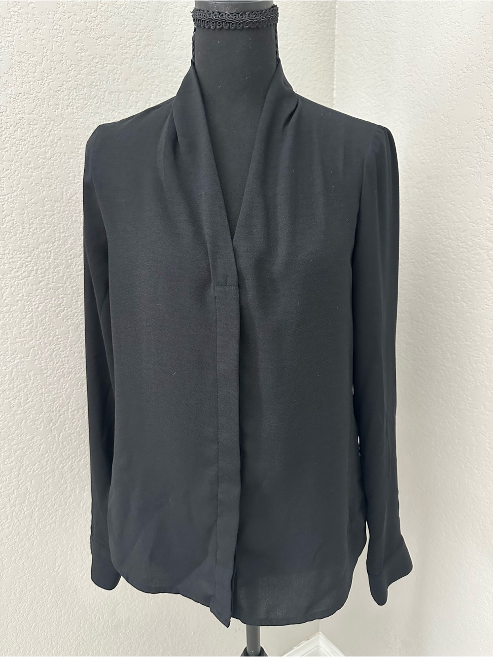 Halogen Black Draped V-Neck Long-Sleeve Blouse